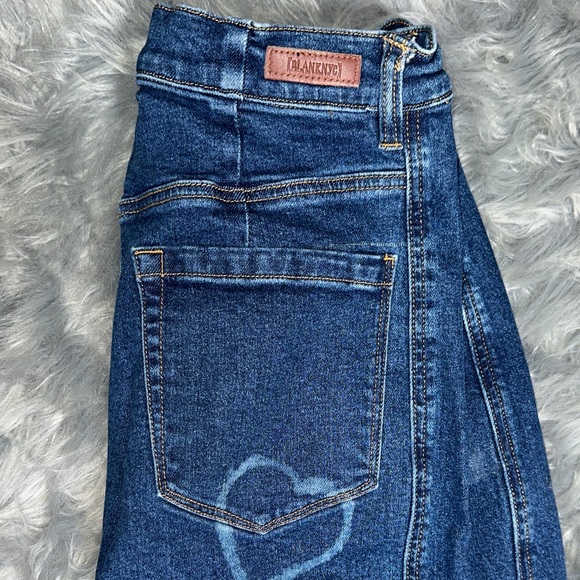 Blank NYC Blue Heart Patterned Boyfriend Jeans - Picture 4 of 4